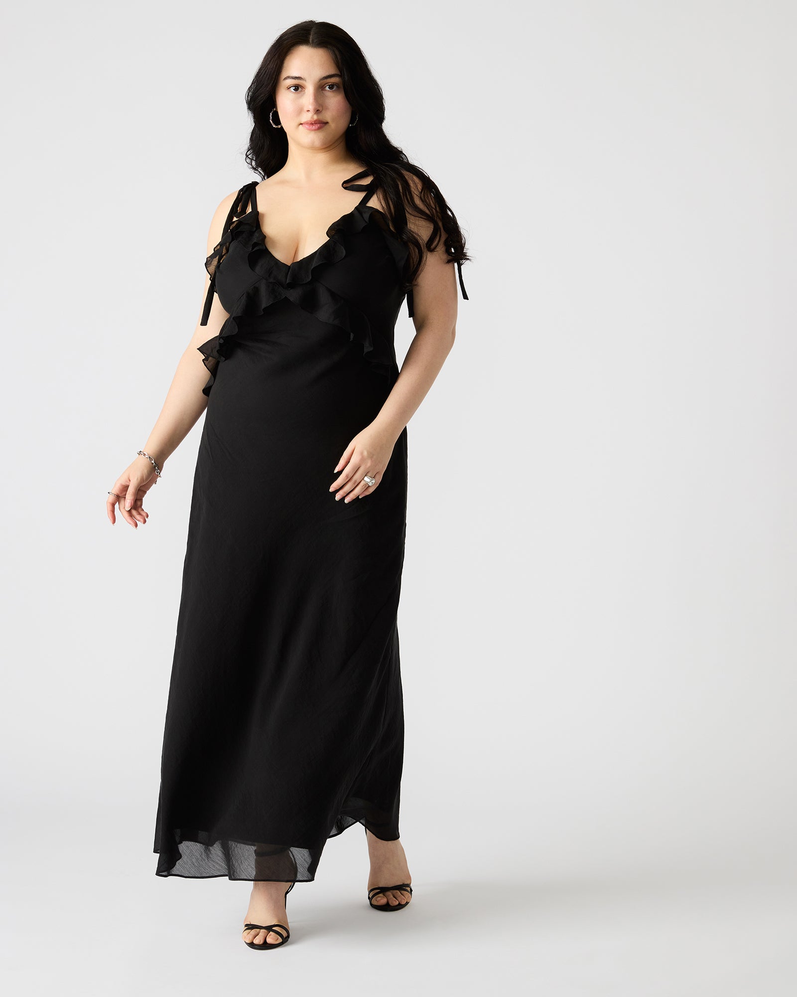 STEVEMADDEN_APPAREL_BP108571_BLACK_0209_964a63a4-f70b-46af-a66e-39f1c5e005b4.jpg