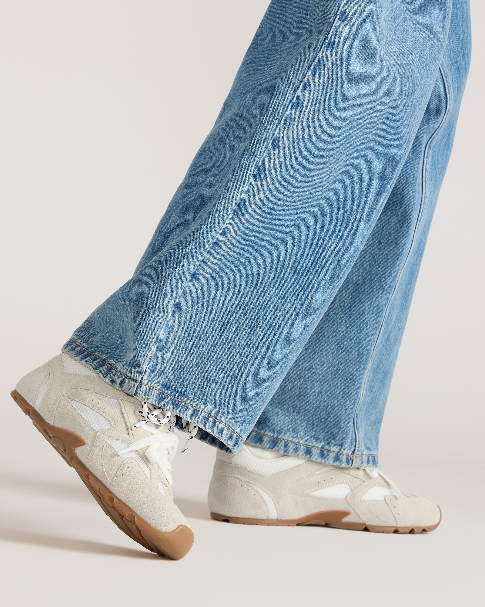 STEVEMADDEN_SHOES_AZIEL_WHITE-SUEDE_10864_8e552b7e-8026-473c-8031-45c71d1c872a.jpg
