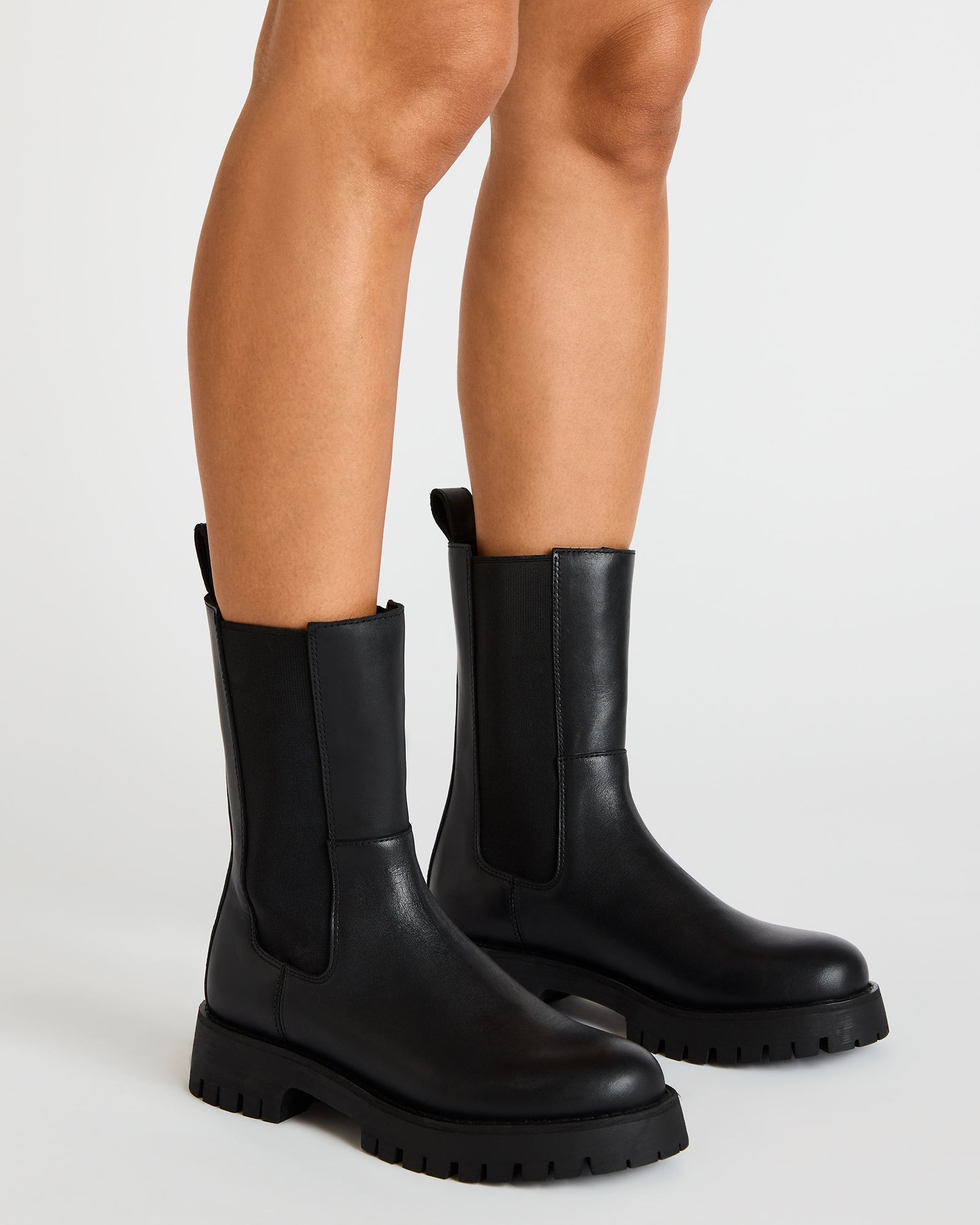 STEVEMADDEN_SHOES_LOWA_BLACK-LEATHER_0399_0c4e720b-c581-42d6-bfa4-08ff59a4f664.jpg